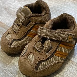 Champion, baby shoes, size1, brown and yellow, great condition